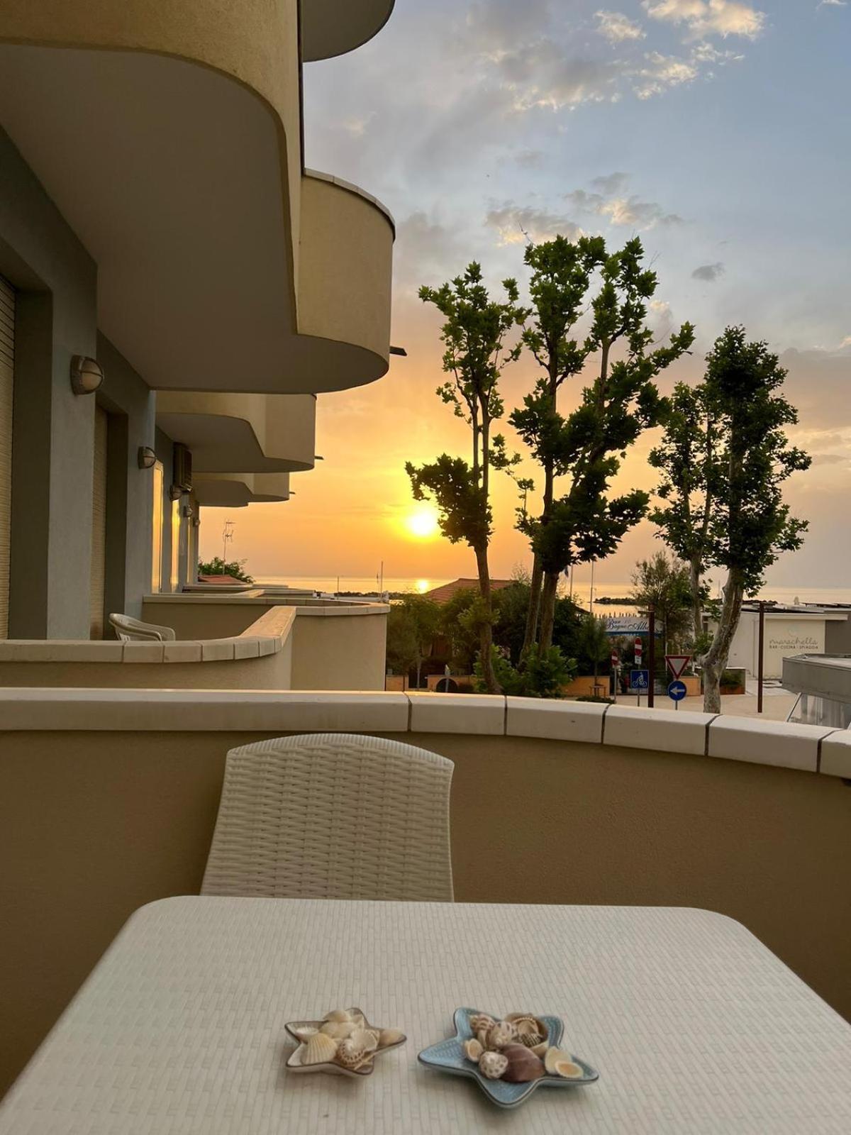 Residence Gabbiano Vista Mare San Mauro Mare Extérieur photo